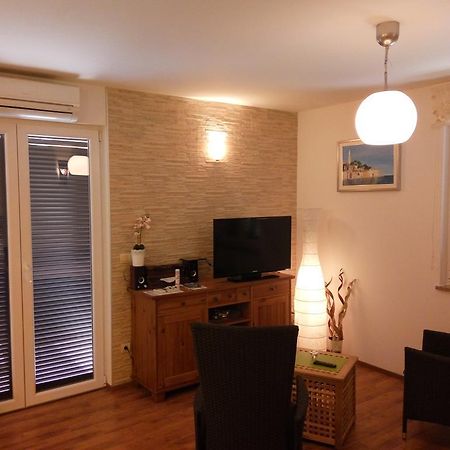 Apartment Asparagus 罗维尼村 外观 照片